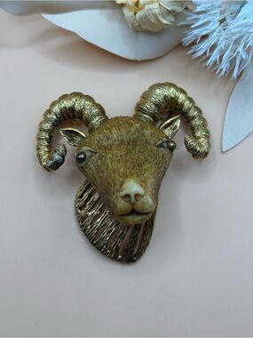 Vintage Razza Ram Head Pendant Gold Tone Aries Zodiac Animal Figural Signed
